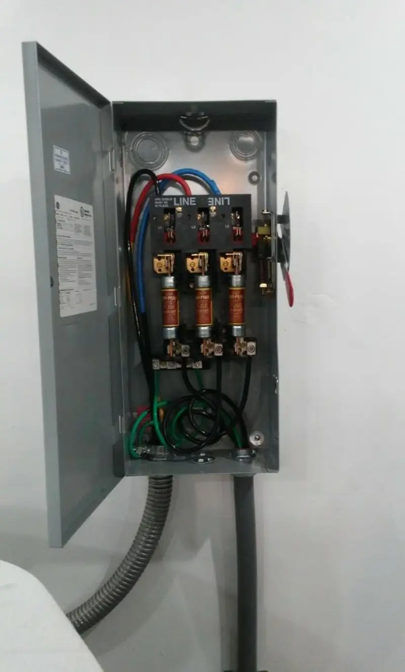 Three-phase disconnect switch installed for Smoke Detector Installation in Redwood City